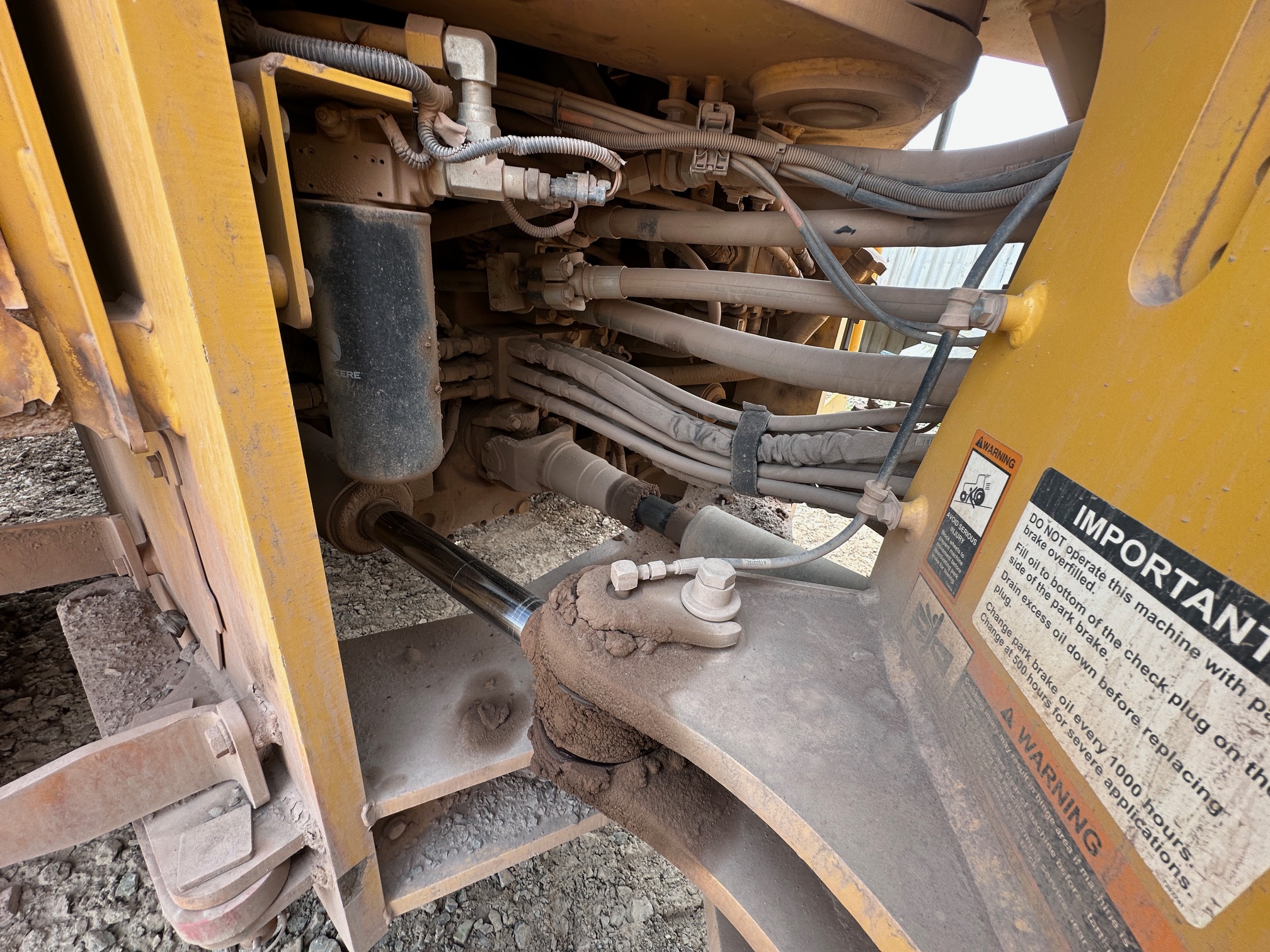 2020 DEERE 744L - Image 37