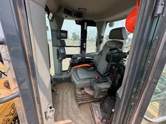 2020 DEERE 744L - Image 38