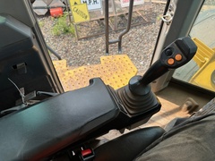 2020 DEERE 744L - Image 48