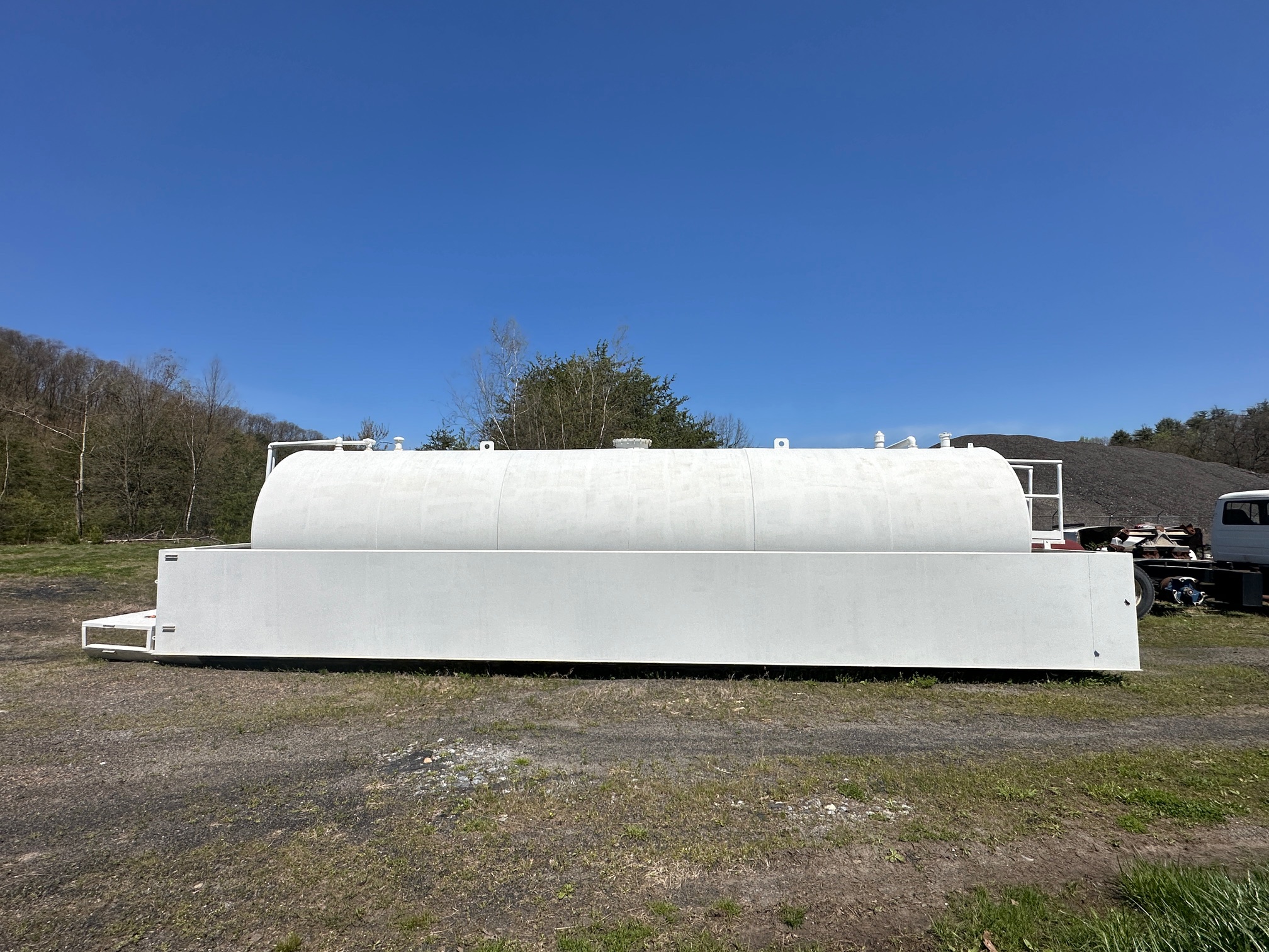 2010 HIGHLAND TANK 10,000ga FUEL TANK - Image 2