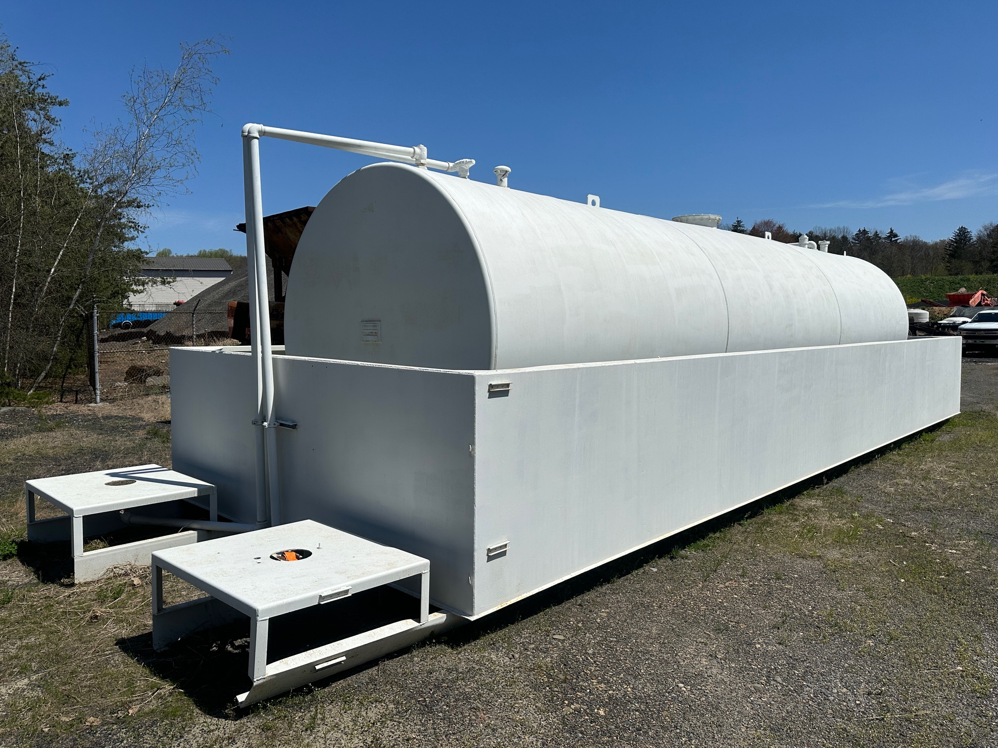 2010 HIGHLAND TANK 10,000ga FUEL TANK