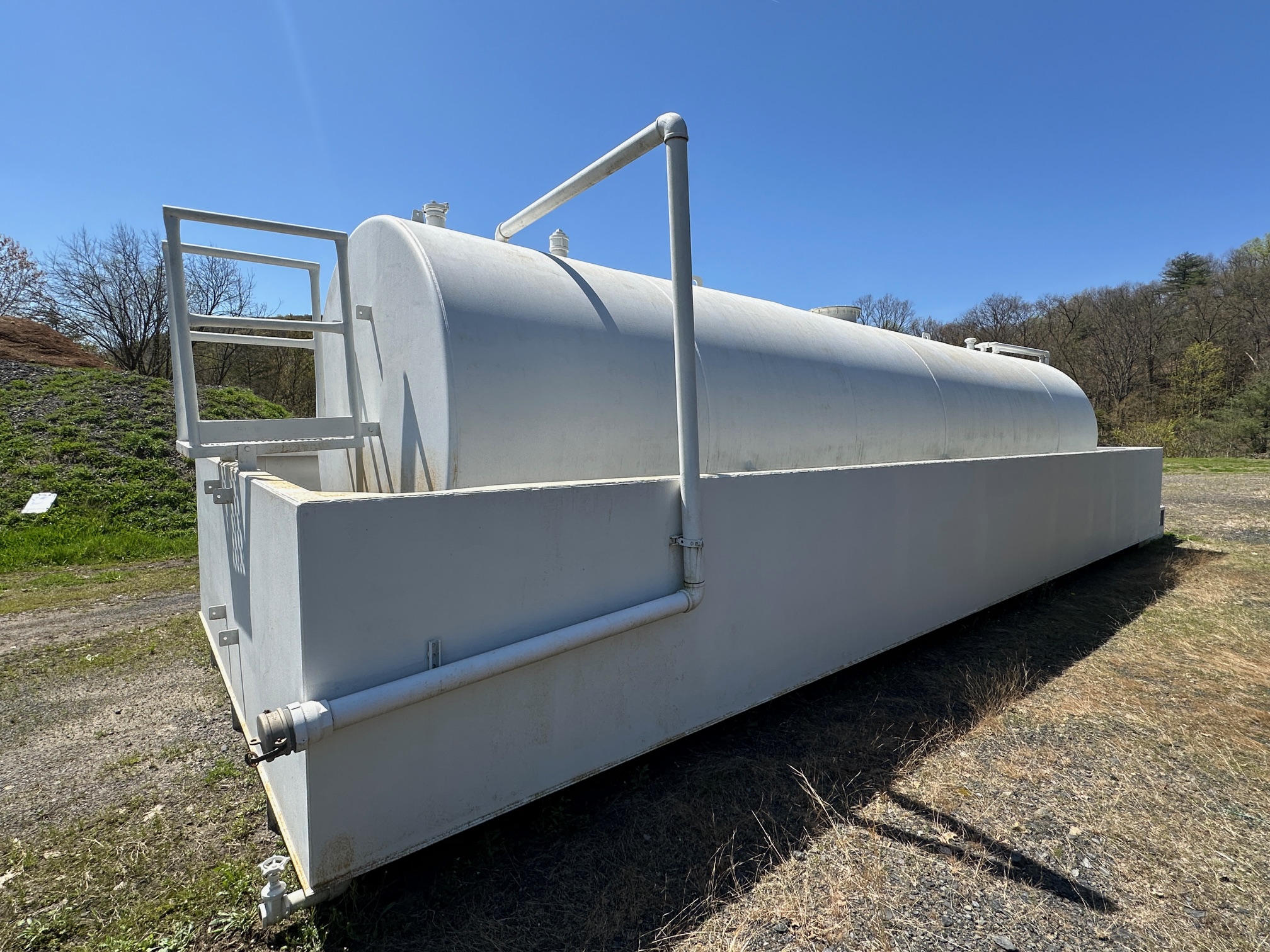 2010 HIGHLAND TANK 10,000ga FUEL TANK - Image 7