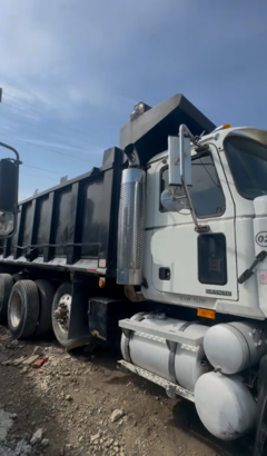 2004 MACK CV713 - Image 8