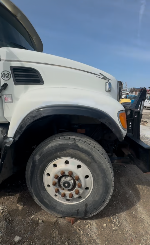 2004 MACK CV713 - view 7 of 13