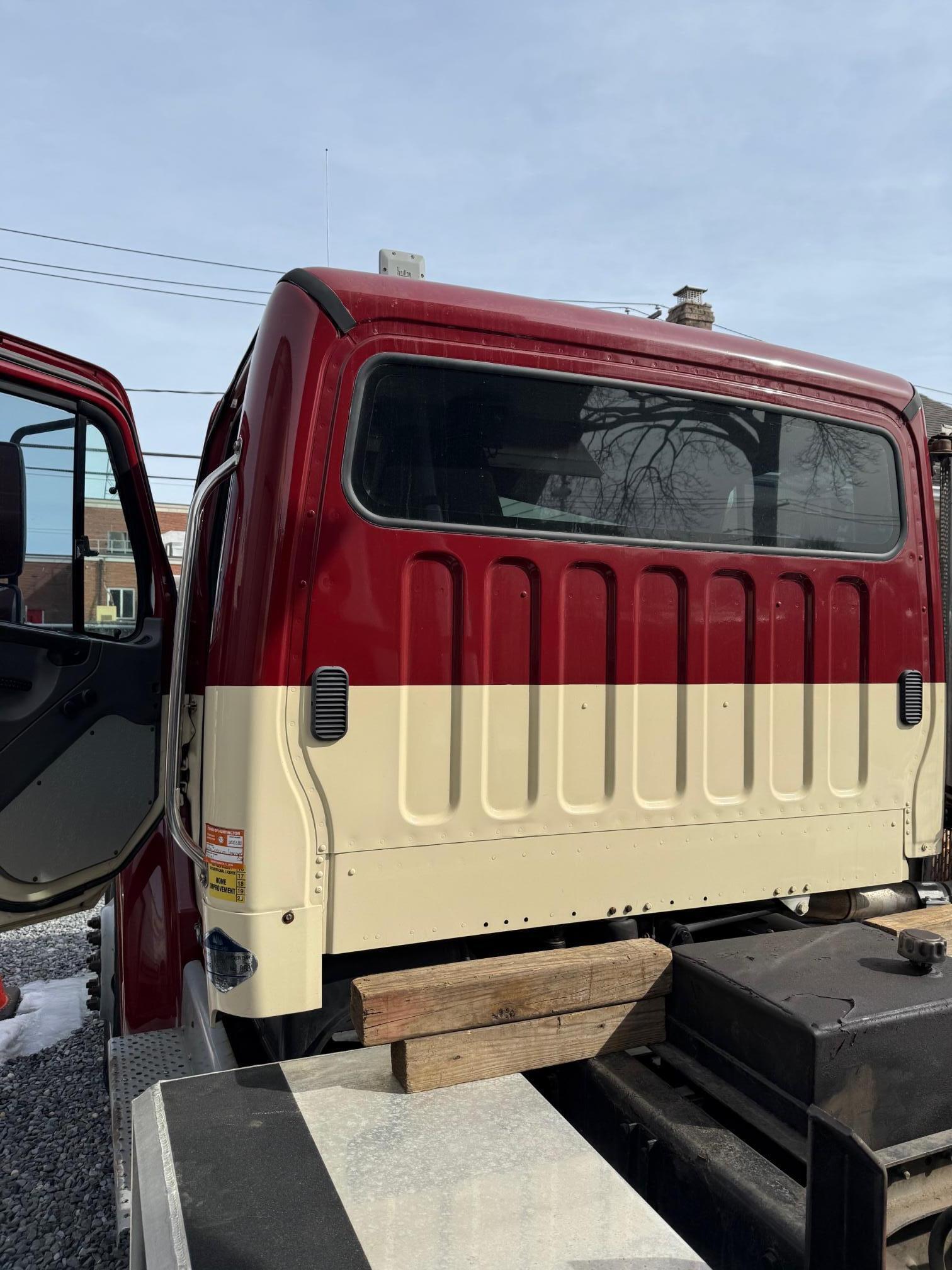 2005 FREIGHTLINER M2 Business Class - view 8 of 43