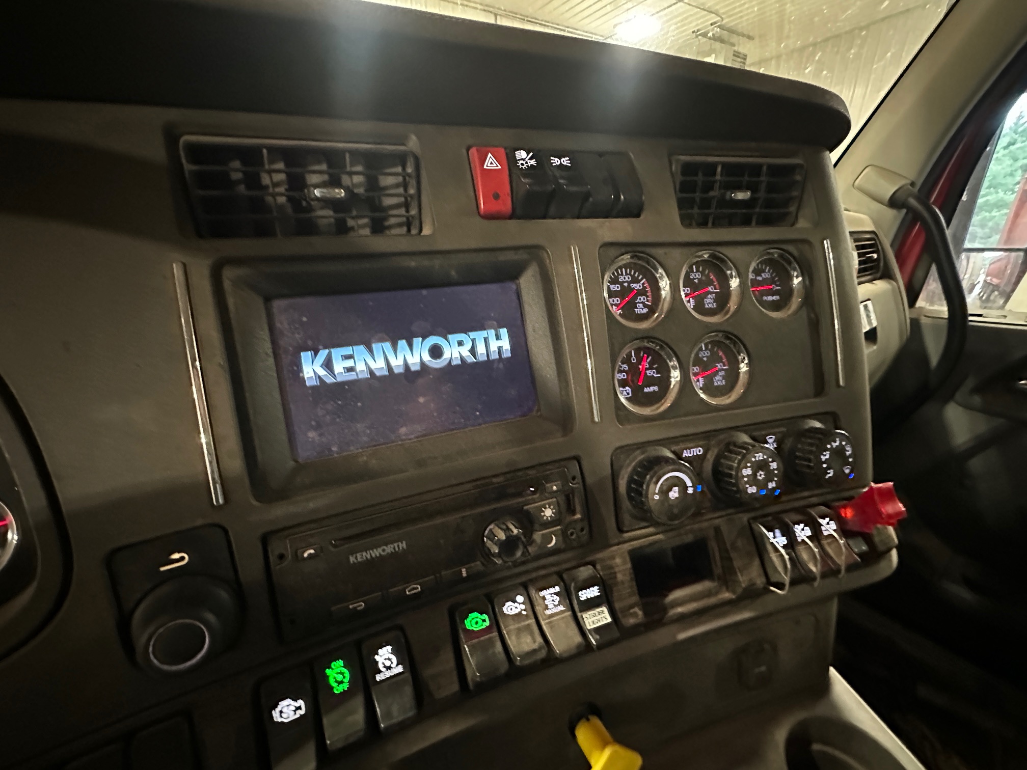 2017 KENWORTH T880 - view 7 of 26