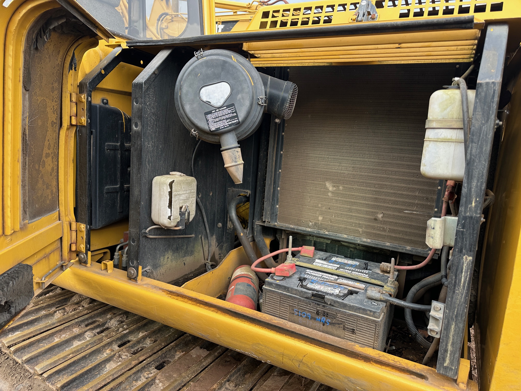 2001 DEERE 160C LC - Image 19