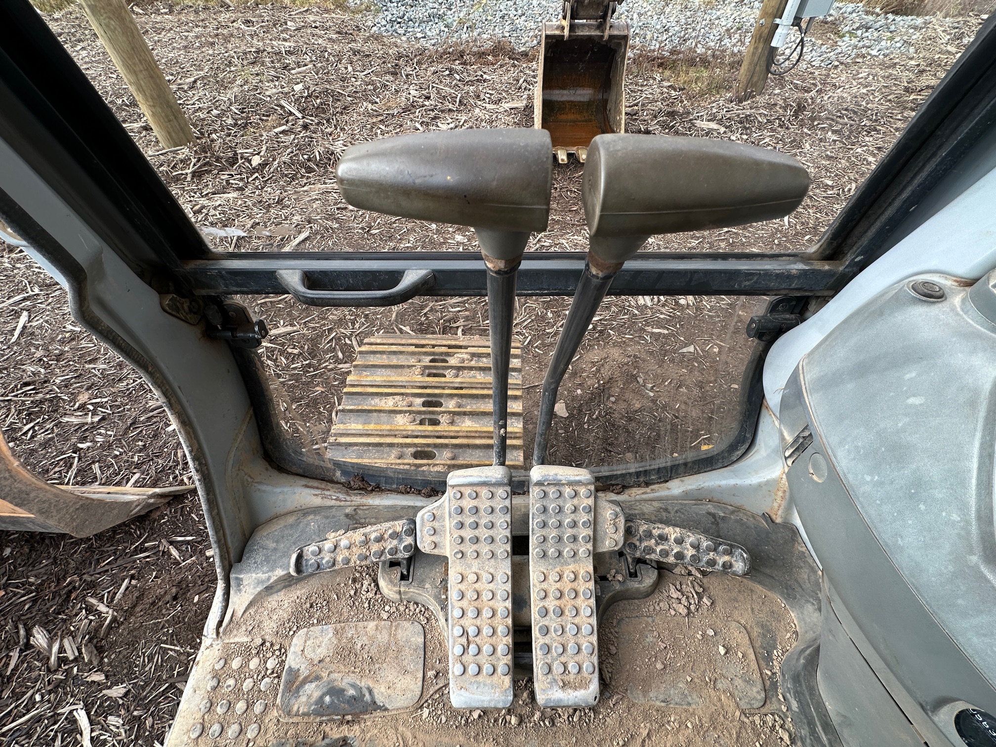 2001 DEERE 160C LC - Image 24