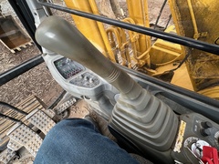 2001 DEERE 160C LC - Image 26