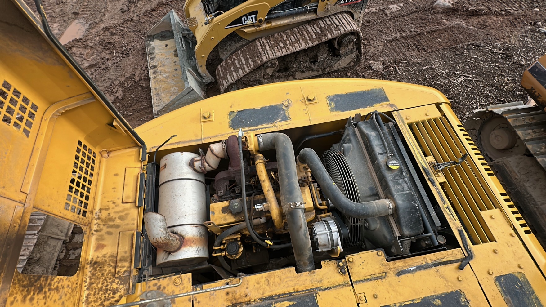 2001 DEERE 160C LC - Image 35