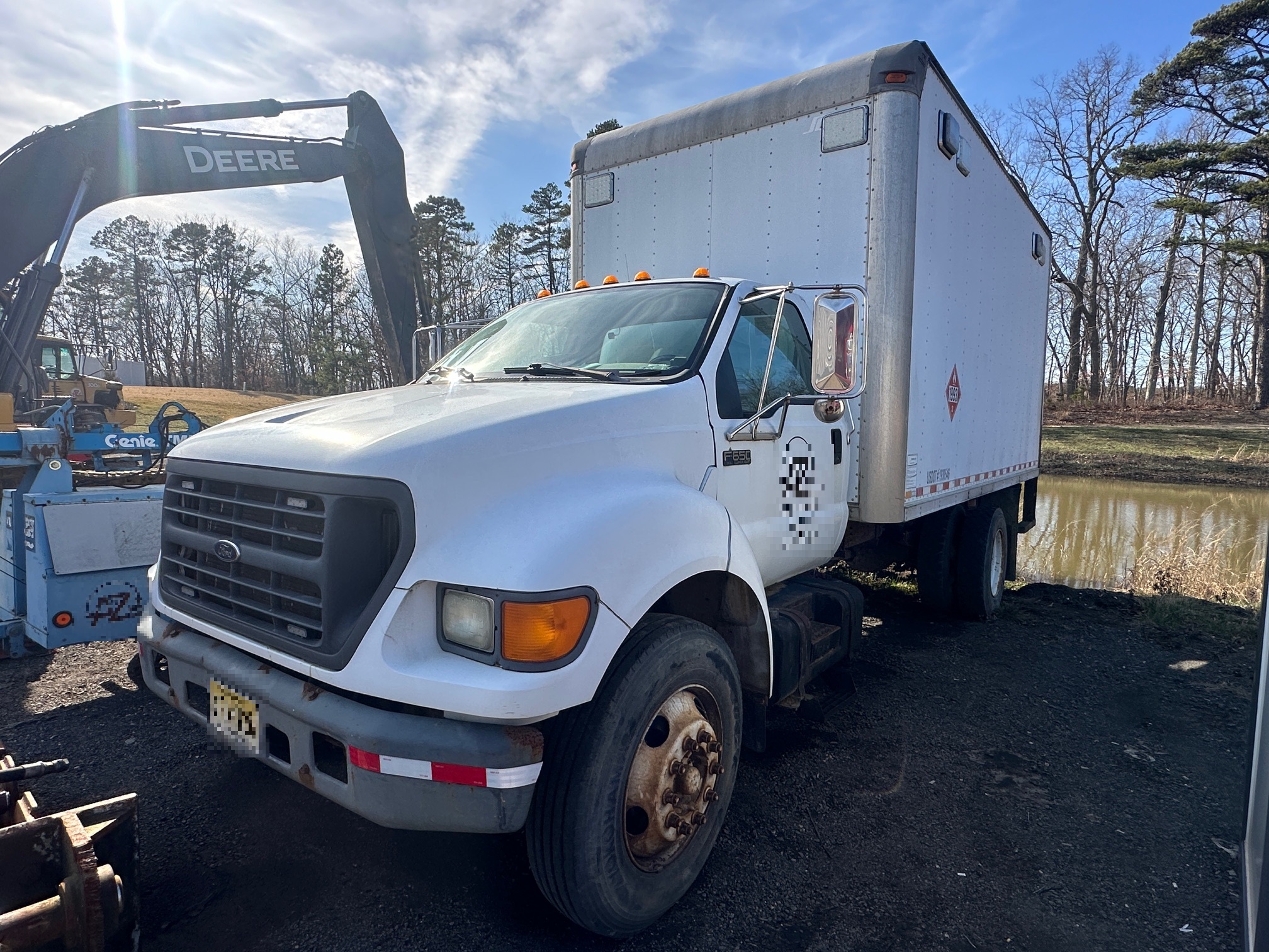 2000 FORD F650 Box Truck - view 2 of 23