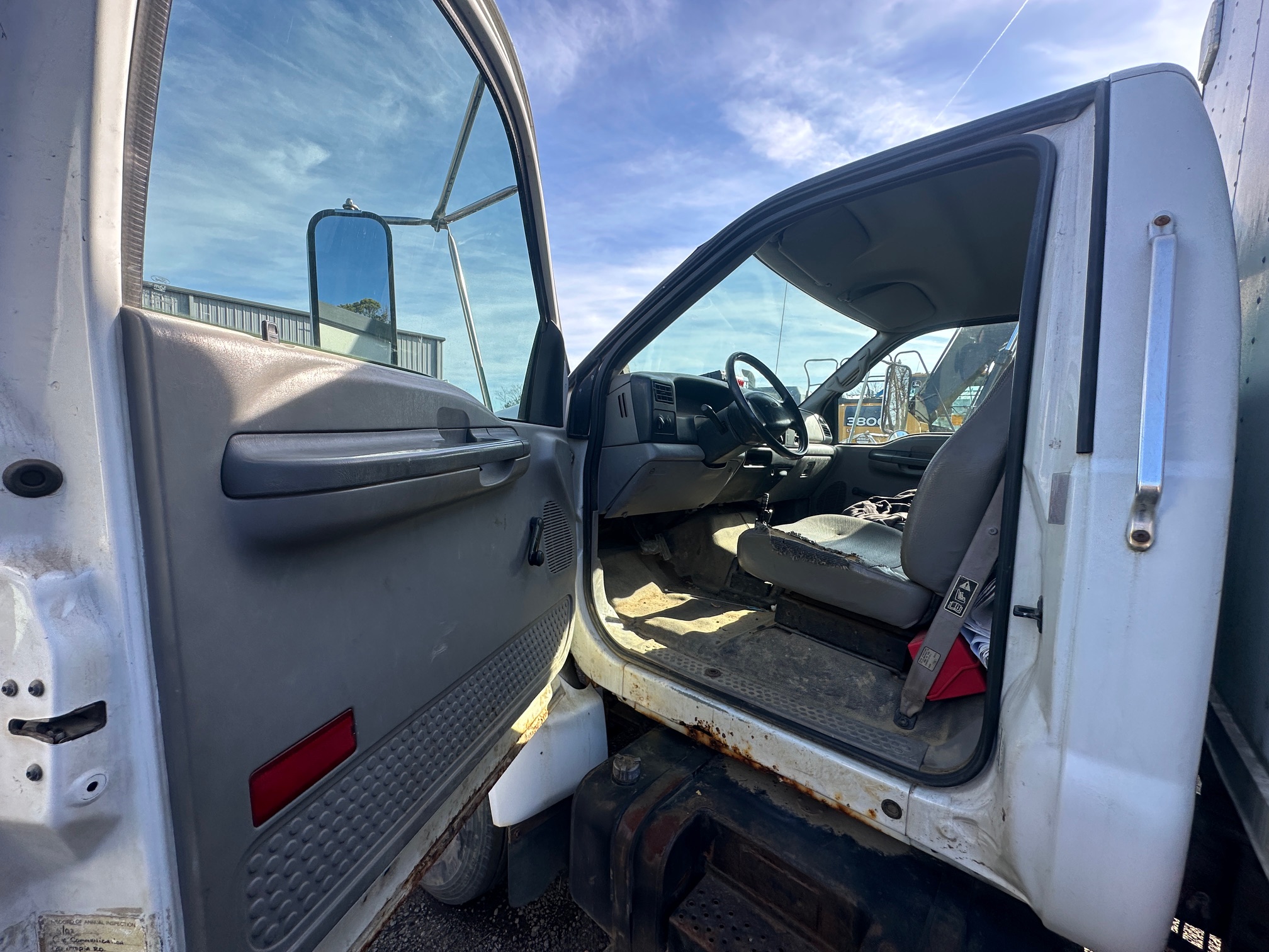 2000 FORD F650 Box Truck - view 15 of 23
