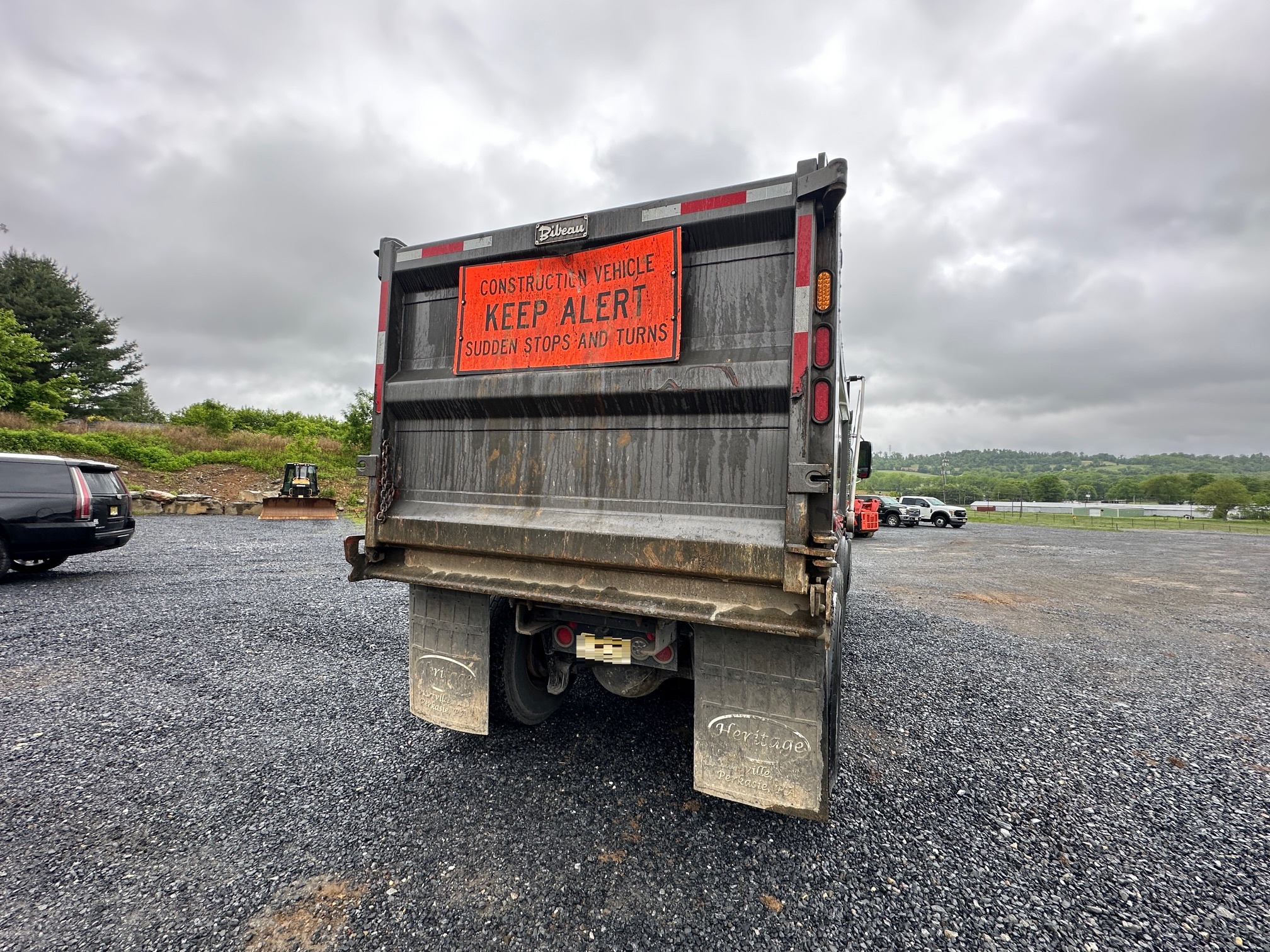 2020 MACK Granite GR64F - Image 10