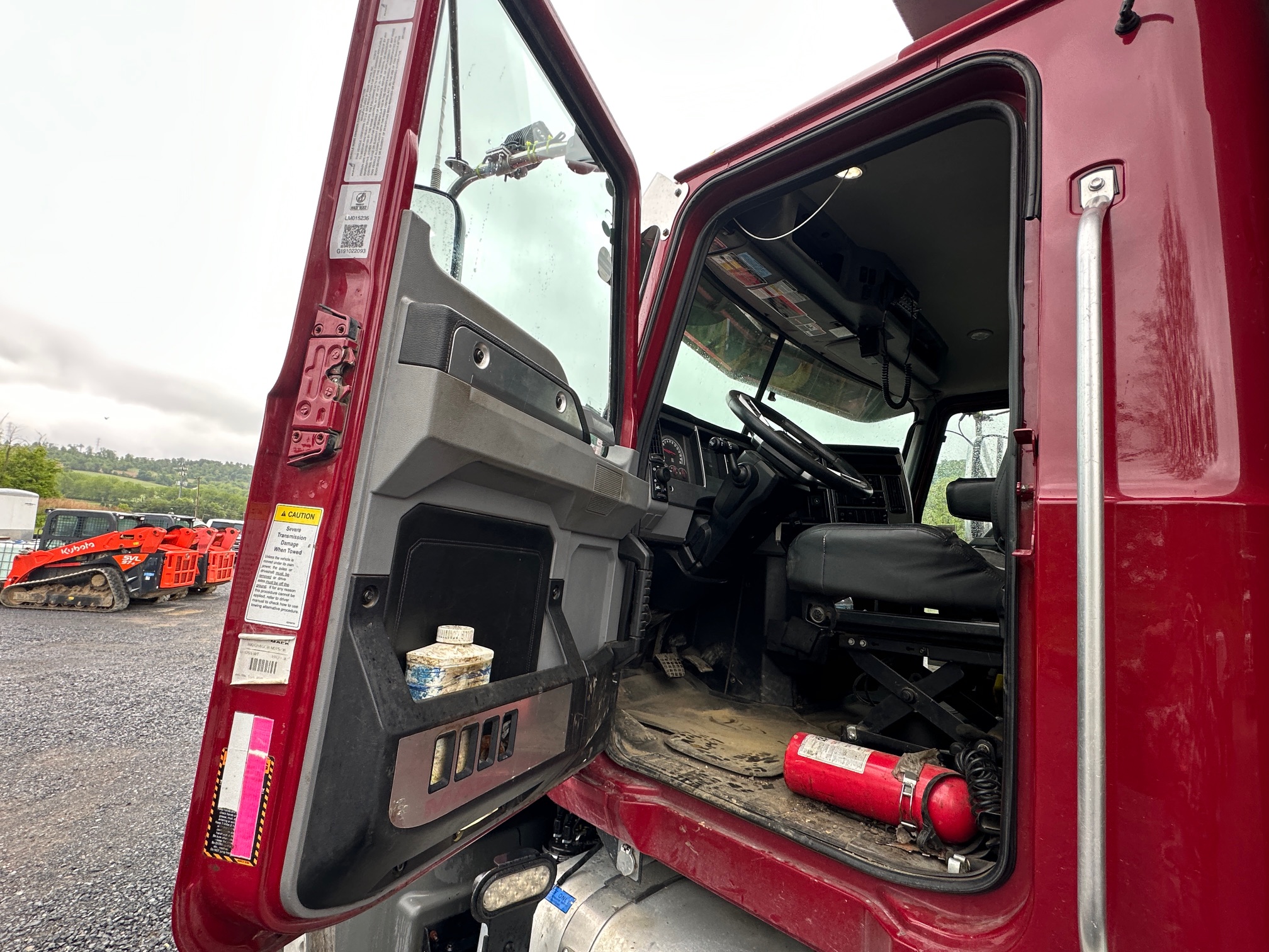 2020 MACK Granite GR64F - view 17 of 52