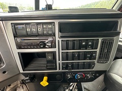 2020 MACK Granite GR64F - Image 21