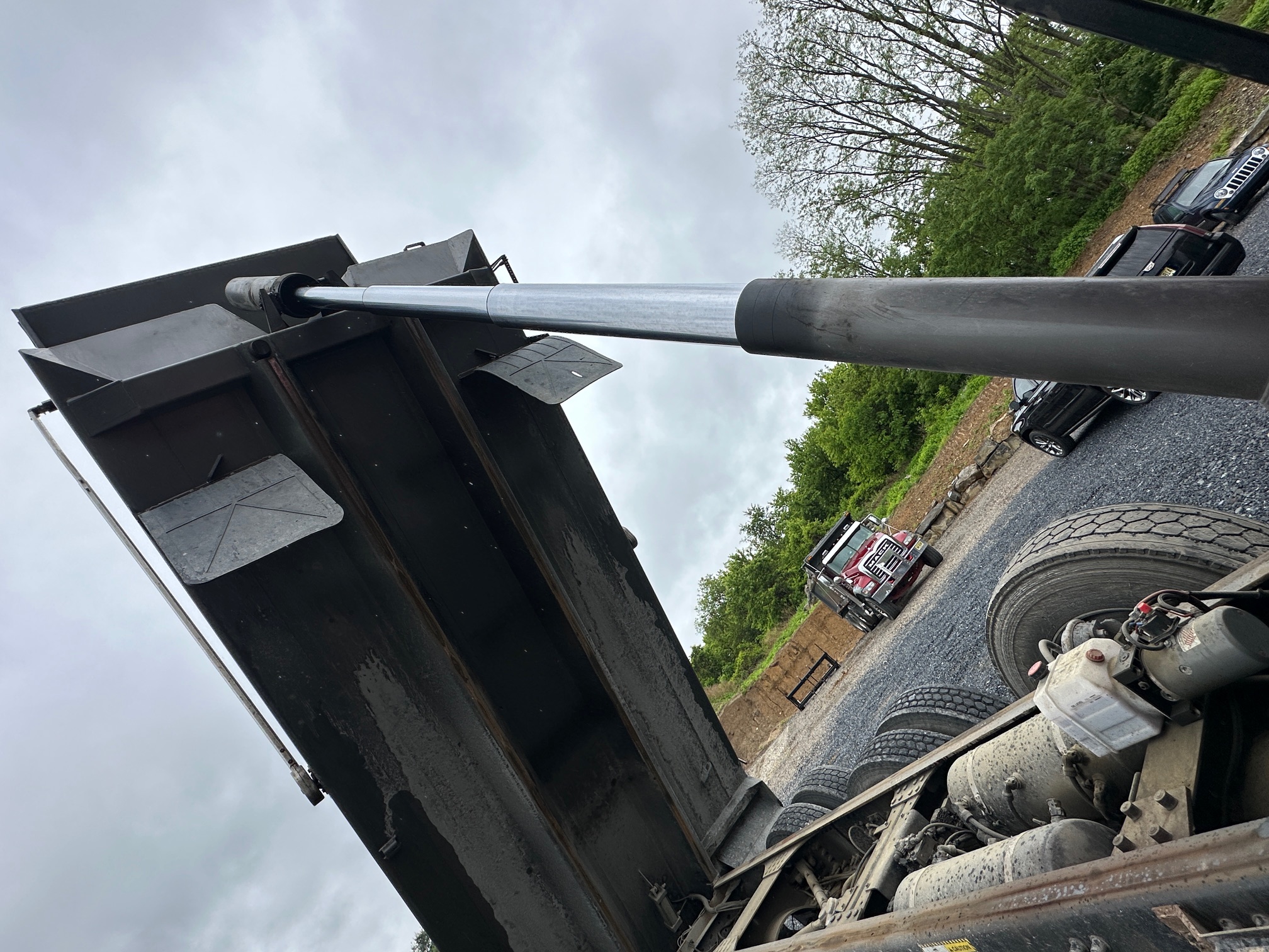 2020 MACK Granite GR64F - Image 27