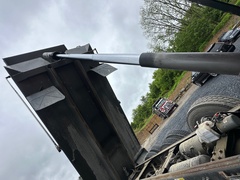 2020 MACK Granite GR64F - Image 27