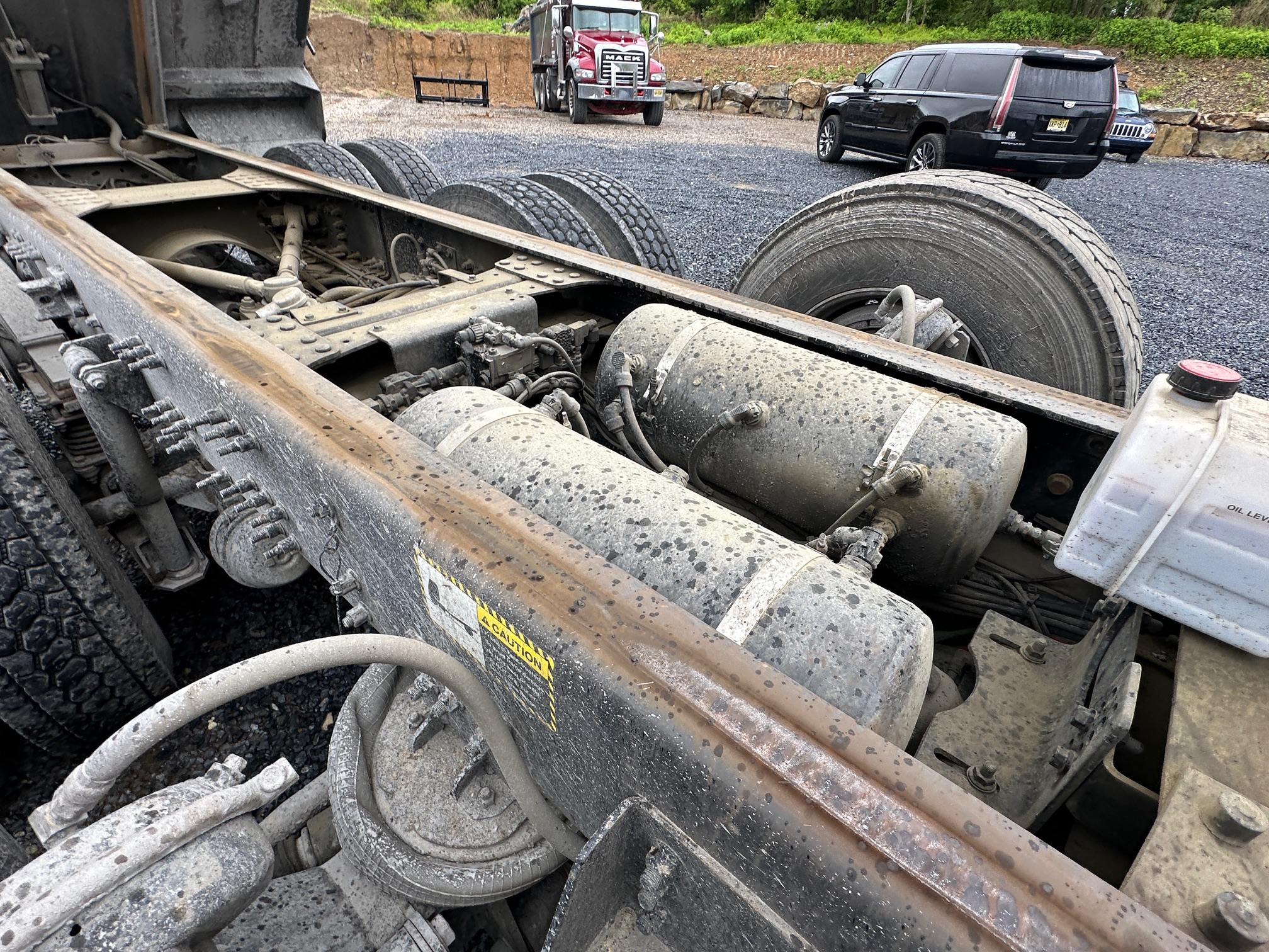 2020 MACK Granite GR64F - Image 29