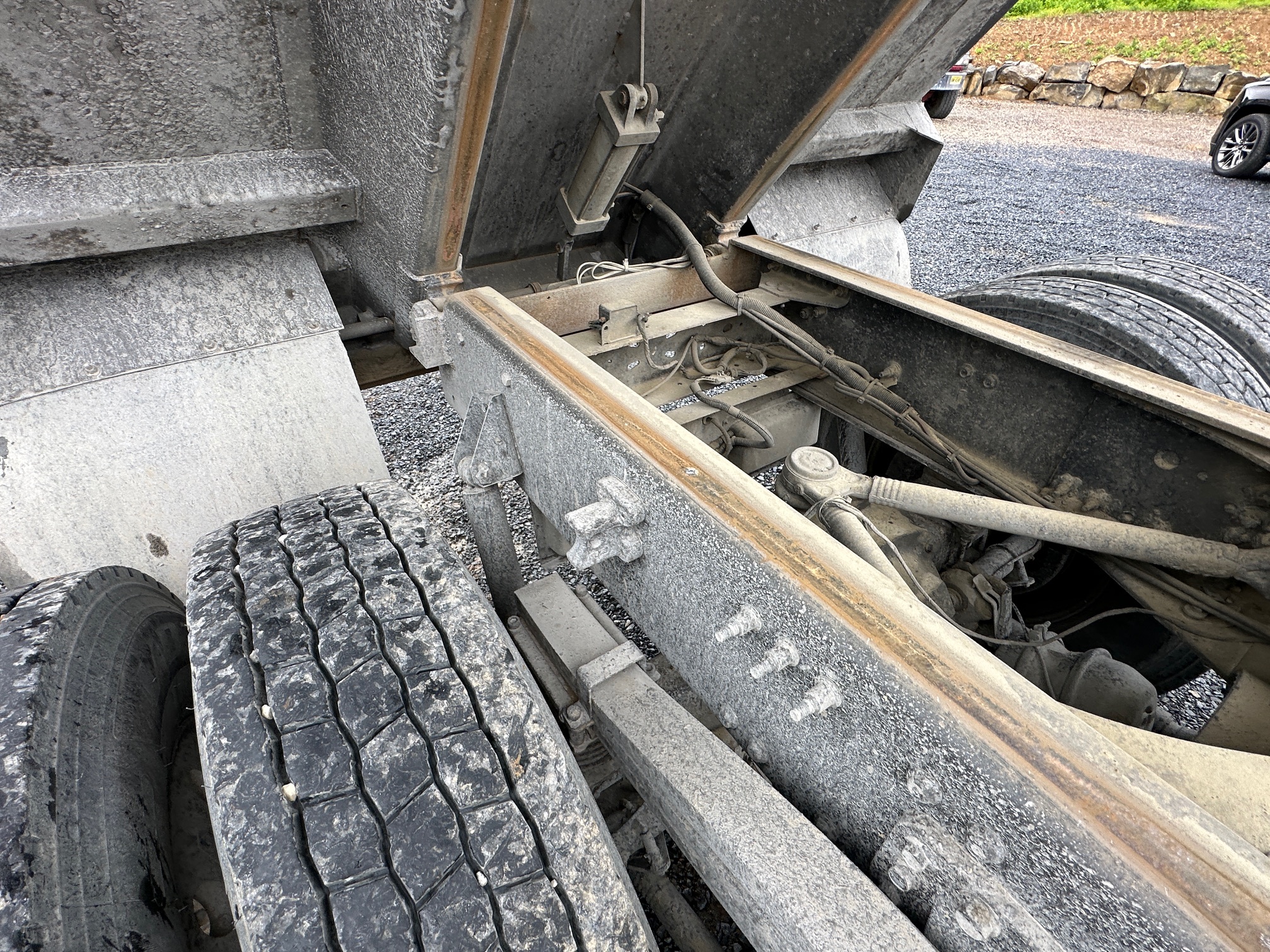 2020 MACK Granite GR64F - Image 31