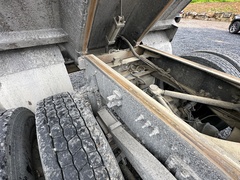 2020 MACK Granite GR64F - Image 31