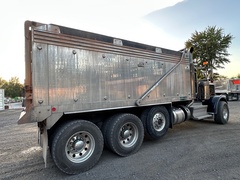 2019 PETERBILT 389L - Image 9