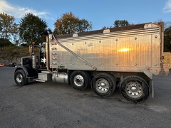 2019 PETERBILT 389L - Image 14