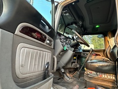 2019 PETERBILT 389L - Image 17