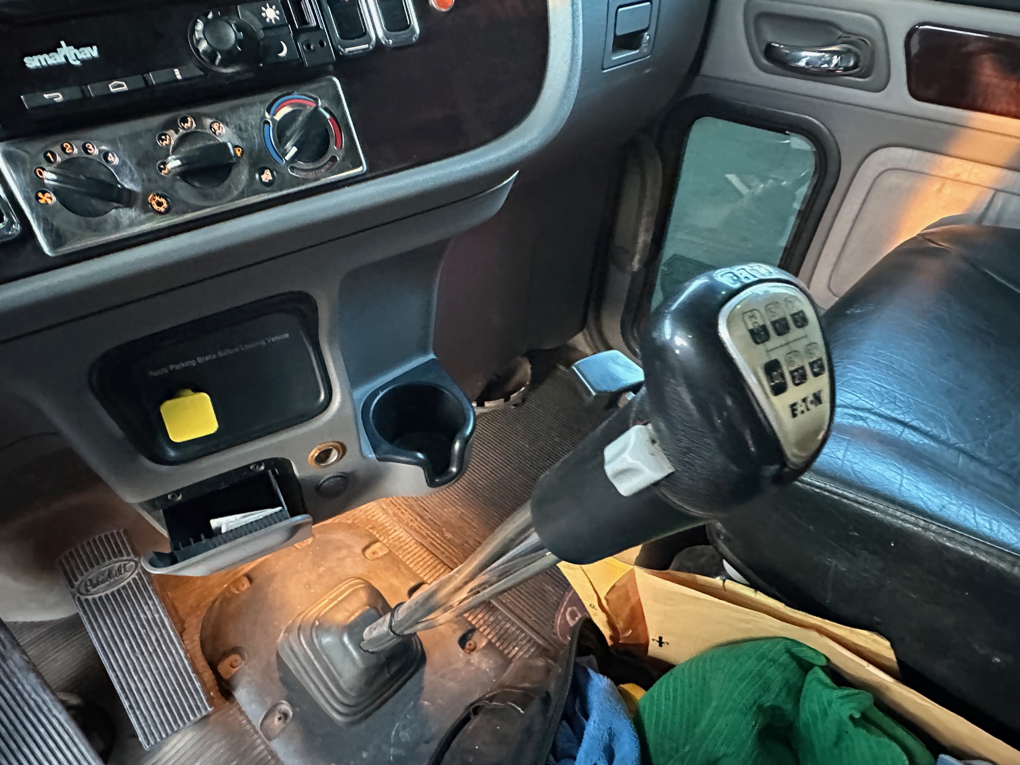 2019 PETERBILT 389L - view 19 of 42