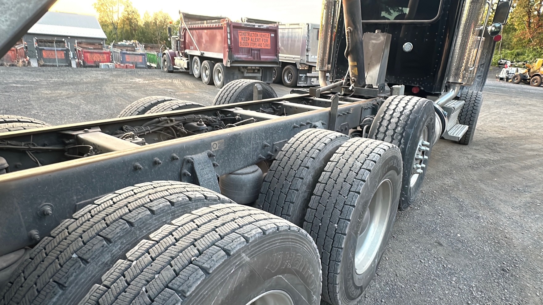 2019 PETERBILT 389L - Image 26