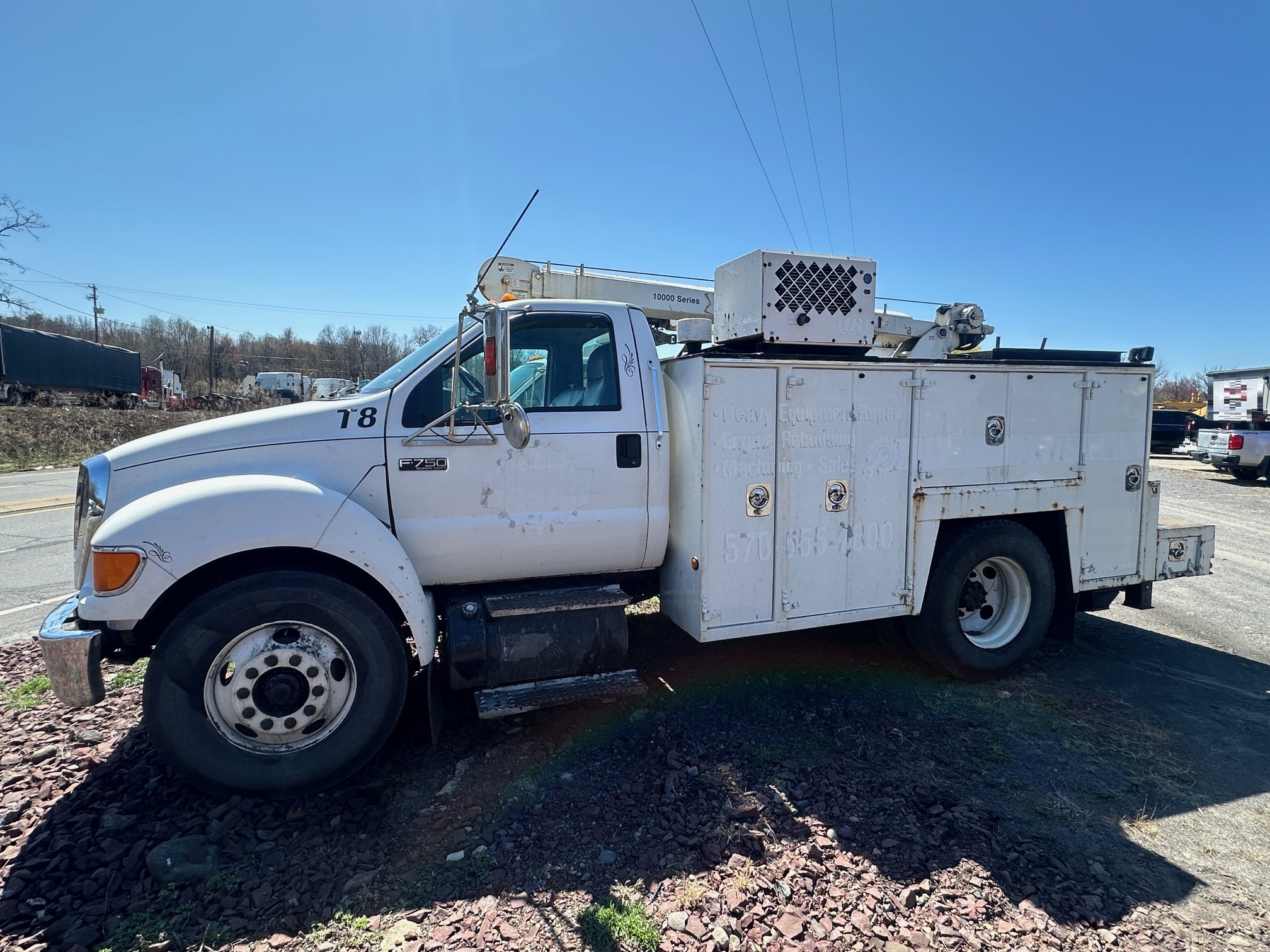 2007 FORD F750 - Image 2