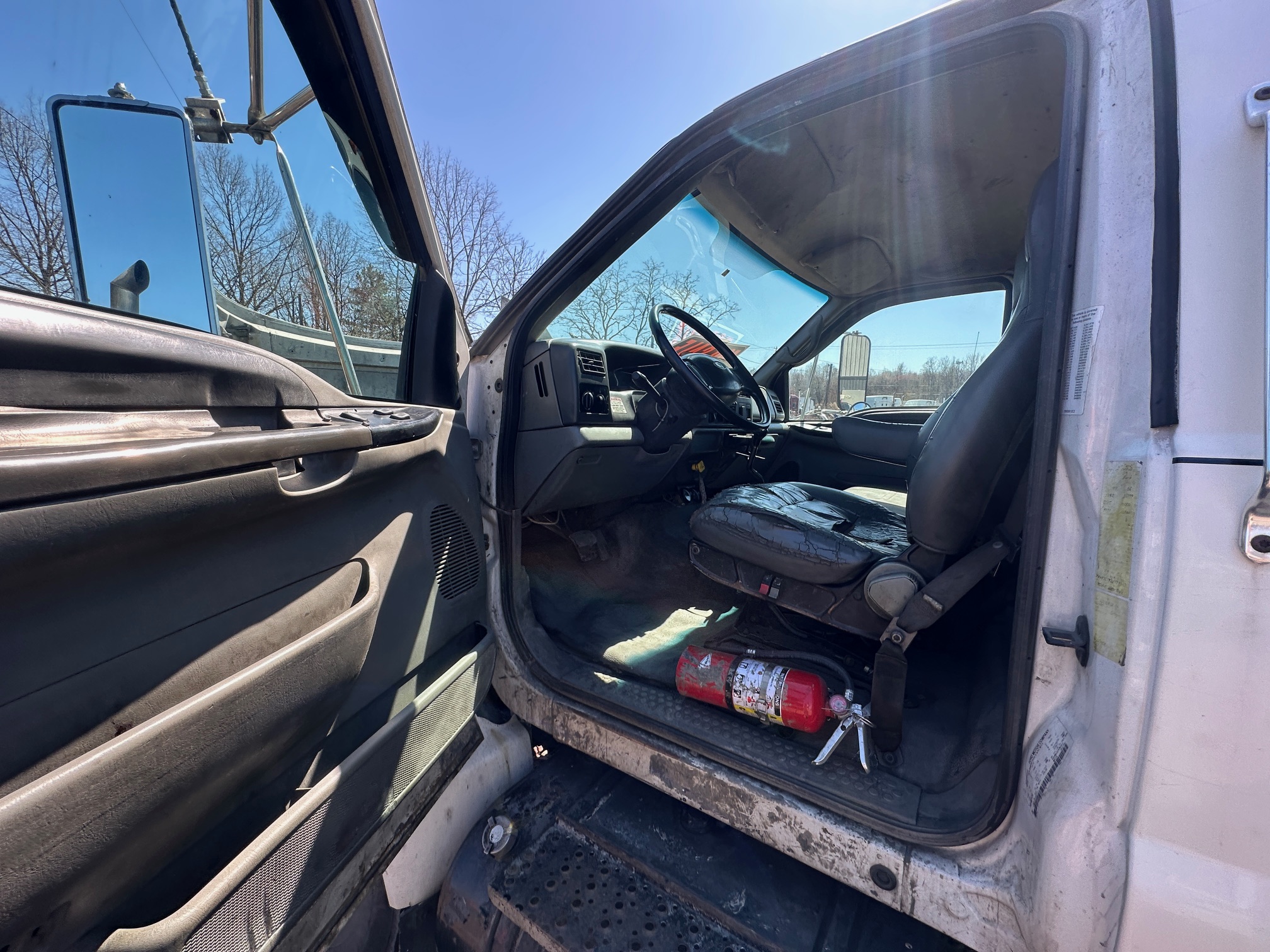 2007 FORD F750 - Image 33