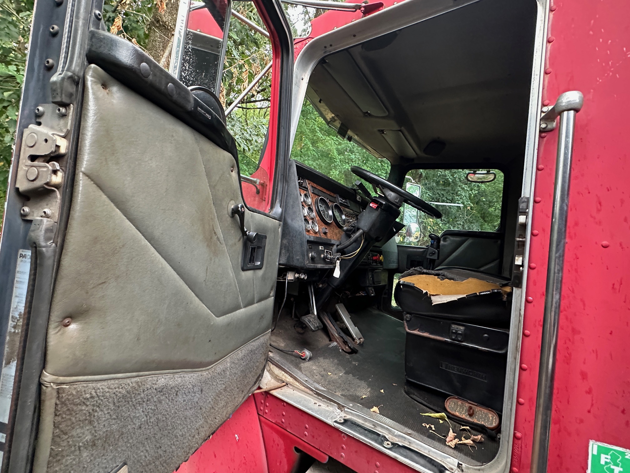 2000 KENWORTH T300 - view 6 of 39