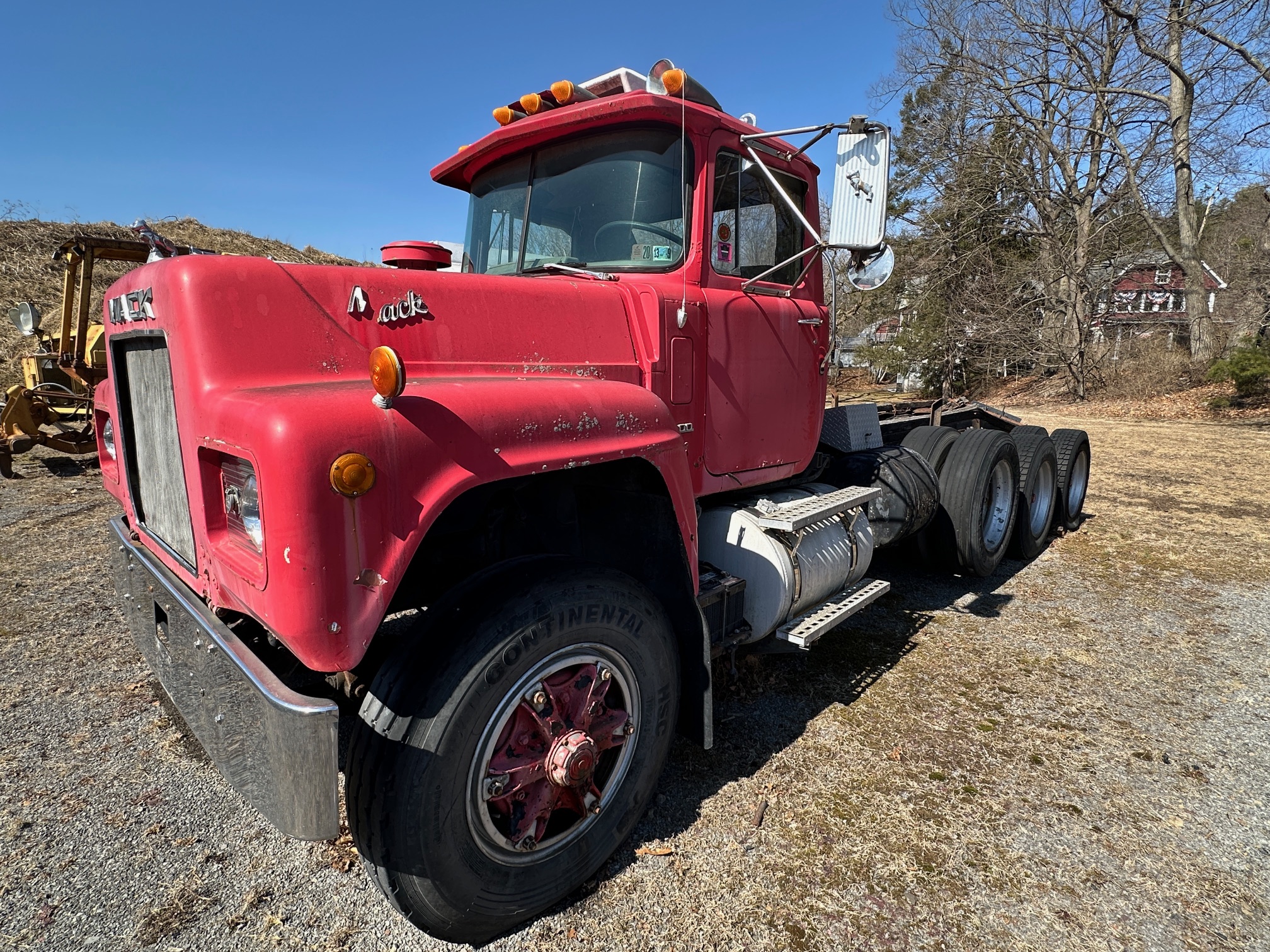 1975 MACK R600 Triaxle