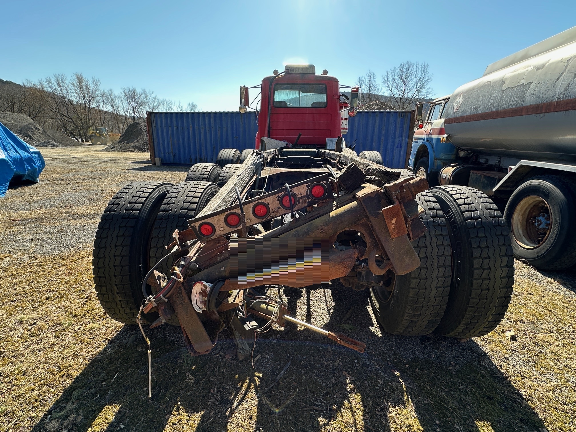 1975 MACK R600 Triaxle - Image 10