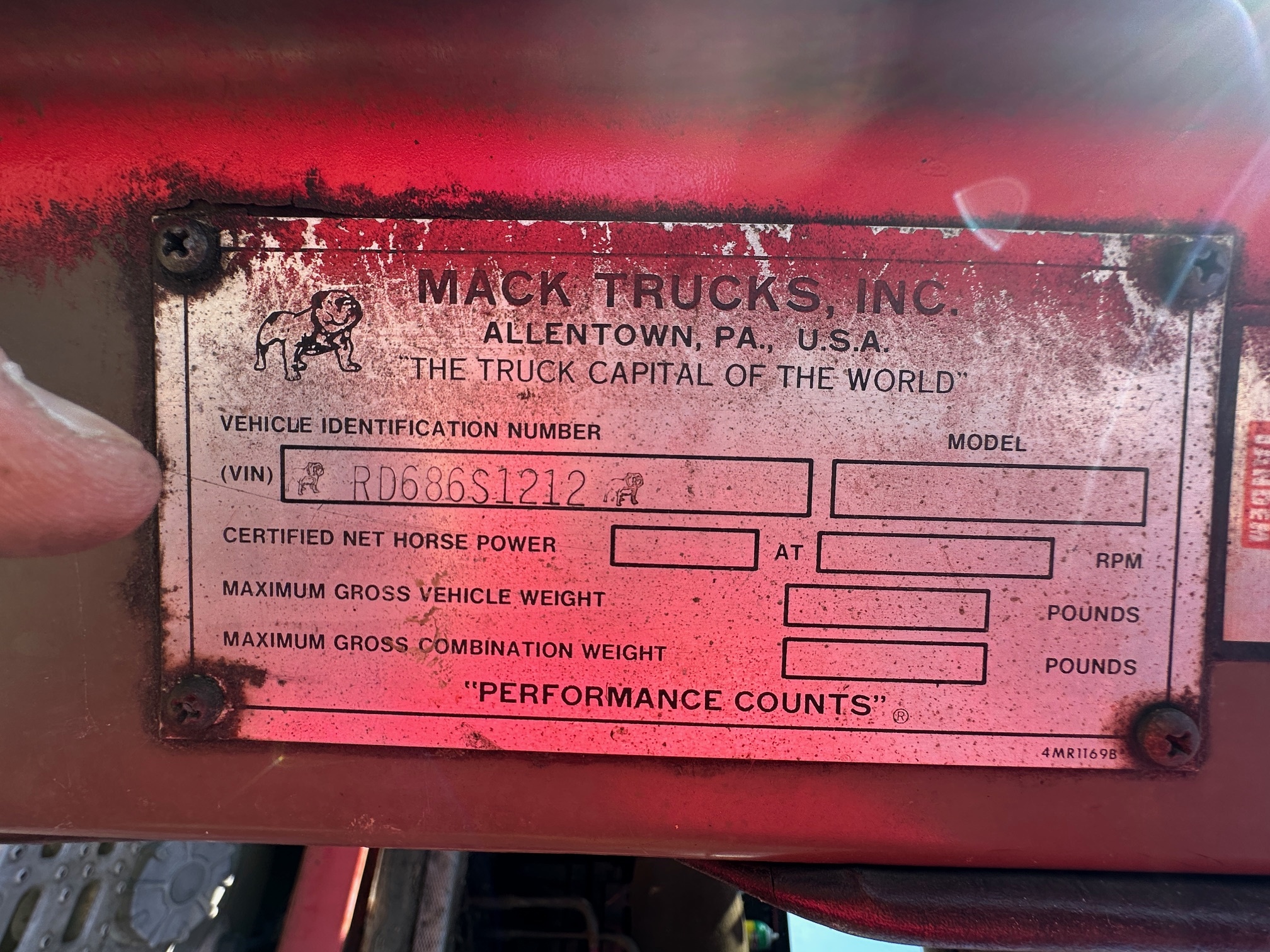 1975 MACK R600 Triaxle - view 15 of 46