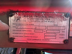 1975 MACK R600 Triaxle - Image 15