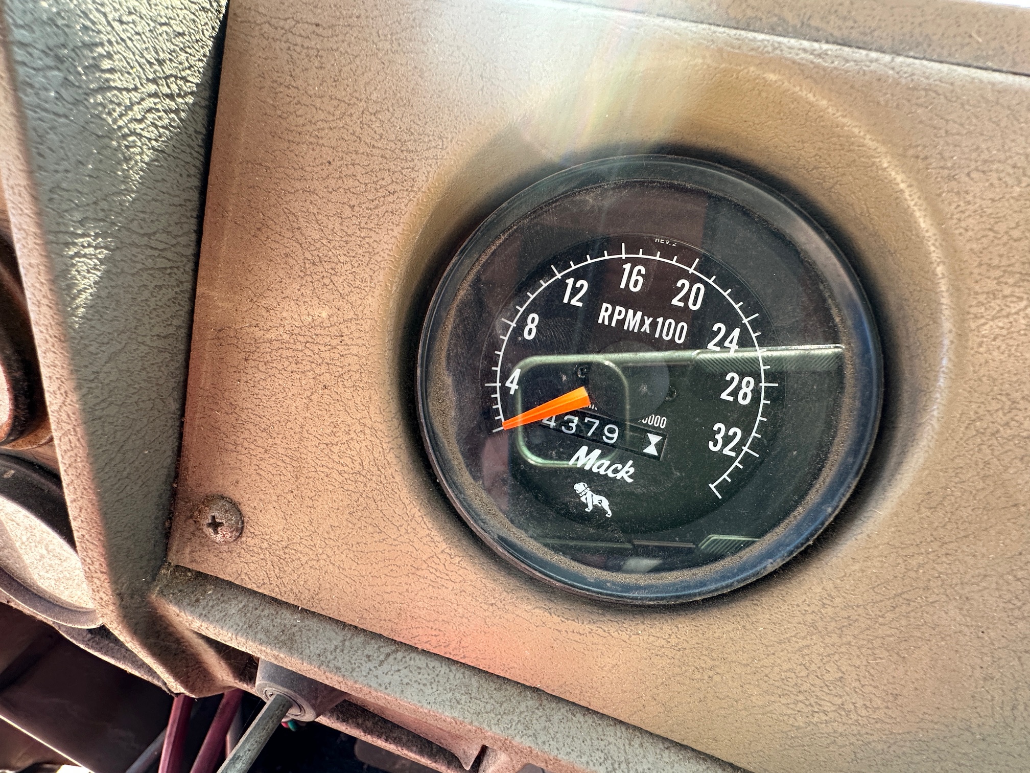 1975 MACK R600 Triaxle - Image 28