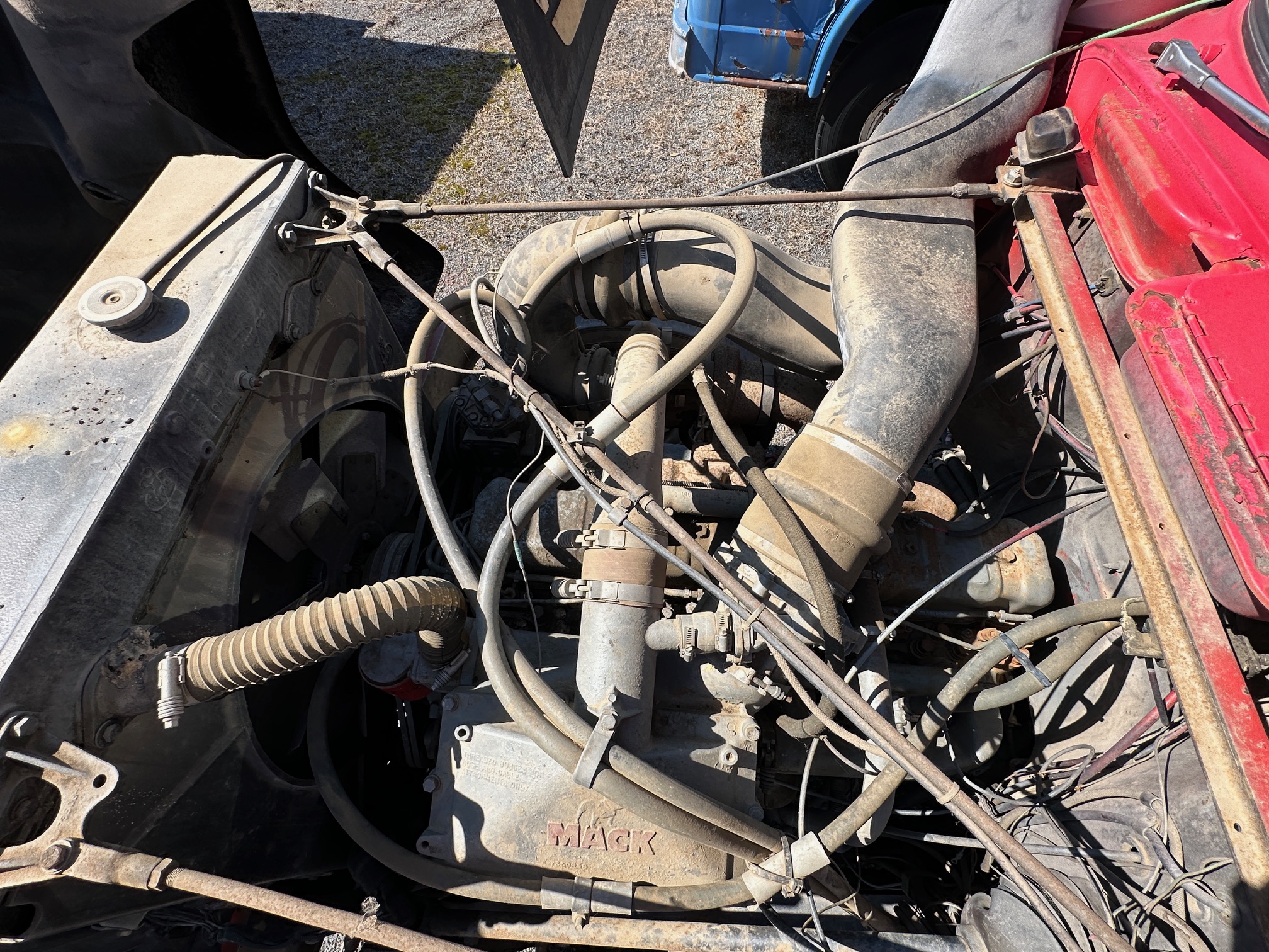 1975 MACK R600 Triaxle - Image 35