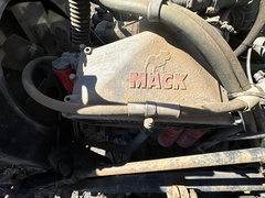 1975 MACK R600 Triaxle - Image 38
