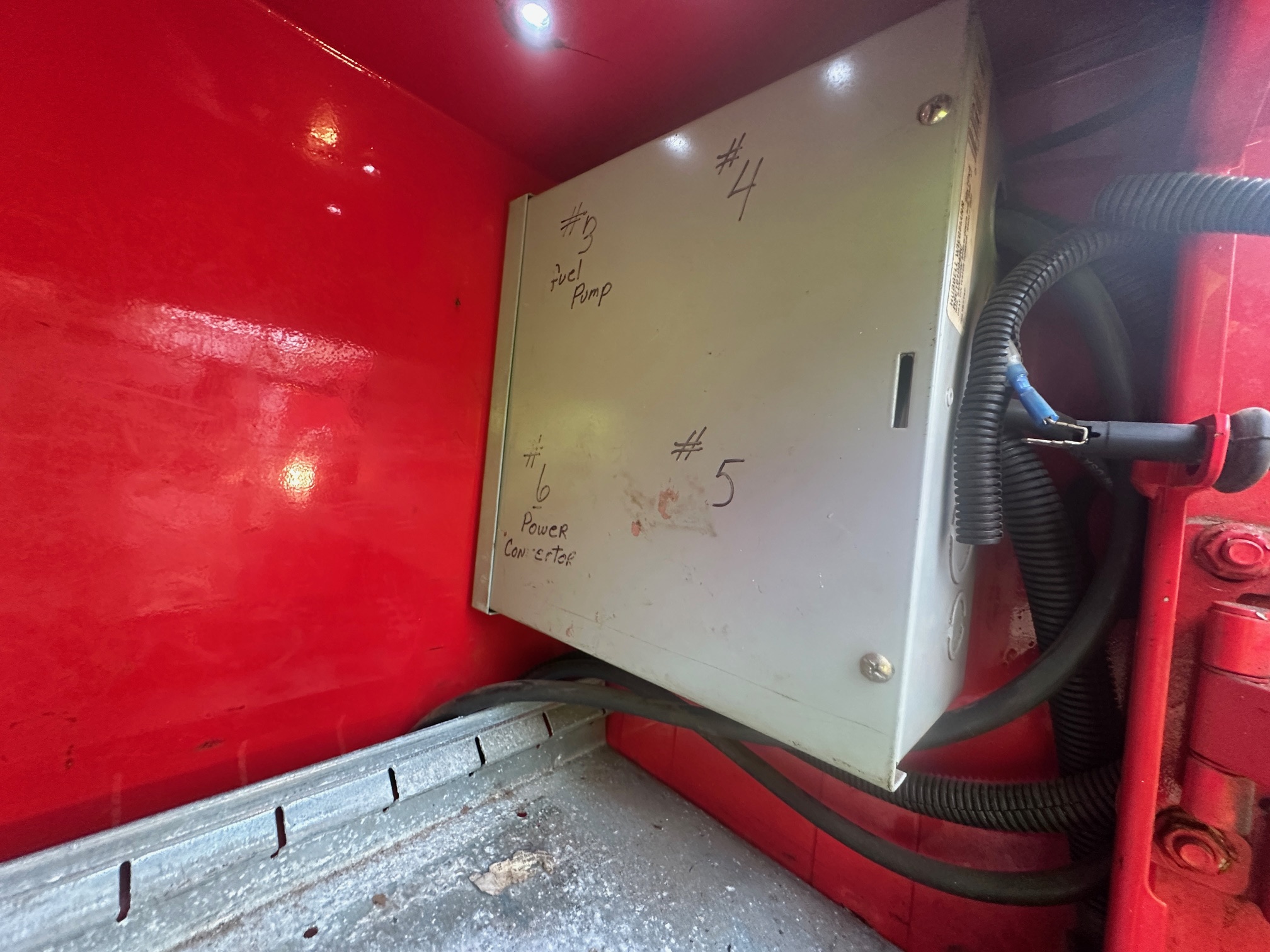 2017 FORD F350 XL Service Truck - view 17 of 32