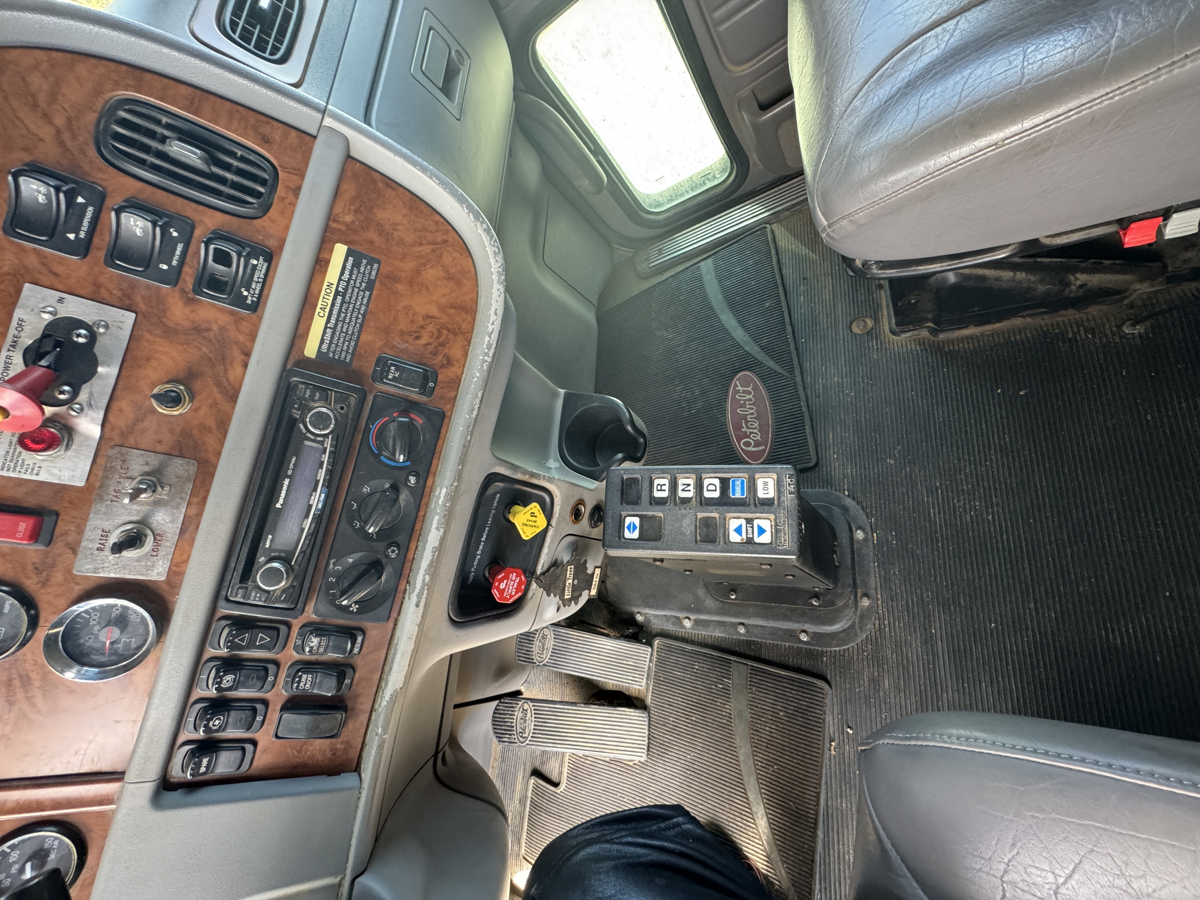 2007 PETERBILT 386 - Image 31