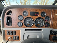 2007 PETERBILT 386 - Image 32