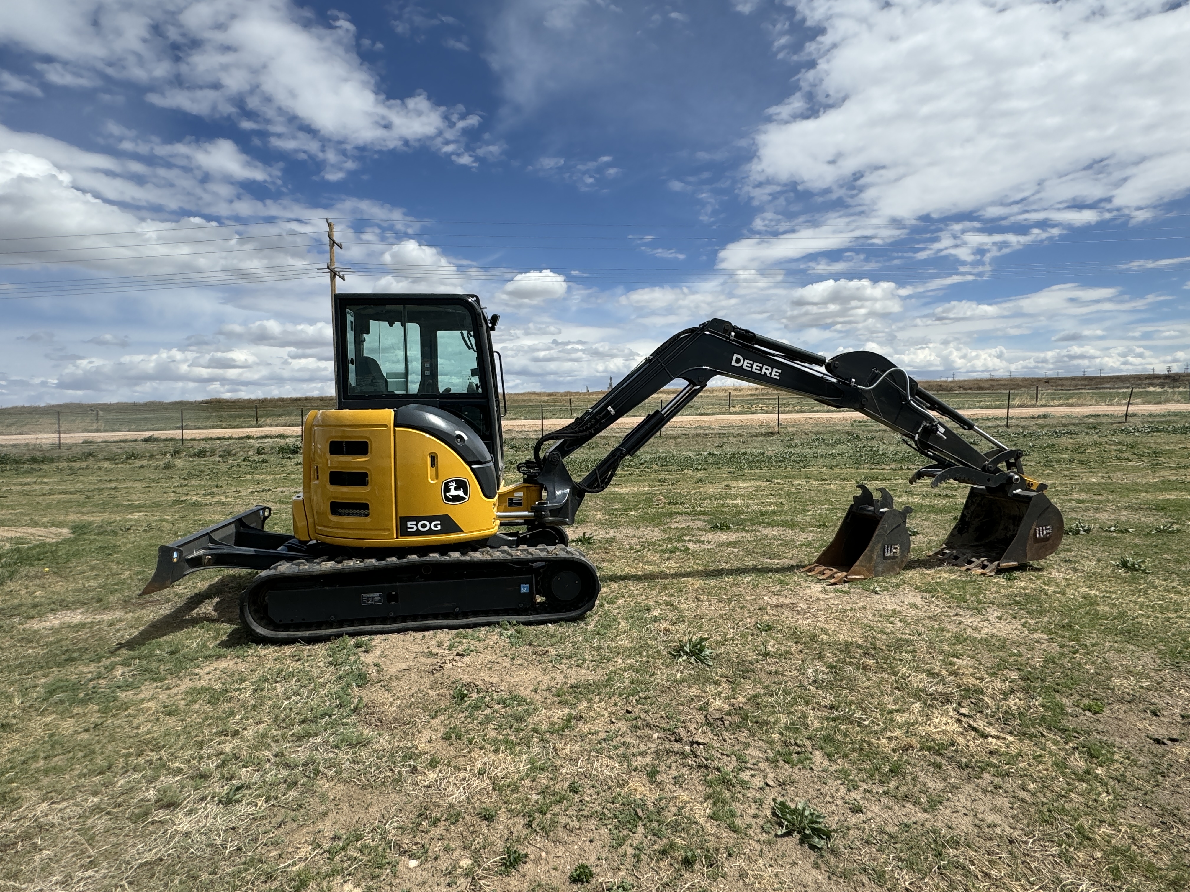 2022 DEERE 50G - view 2 of 57