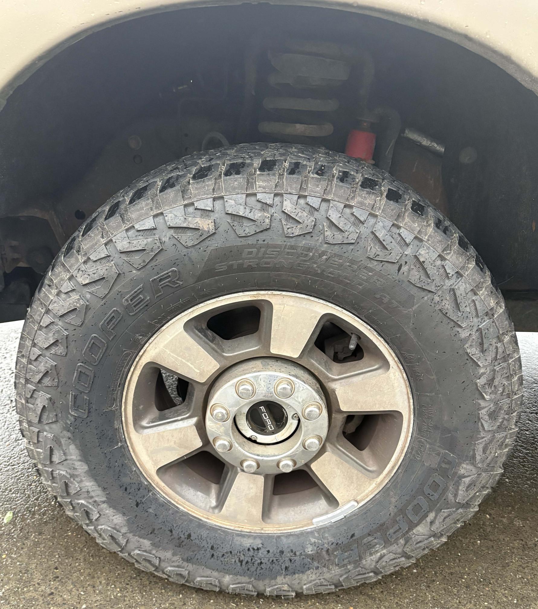 2011 FORD F250 - Image 13