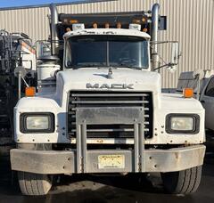 2003 MACK RD688S - Image 2