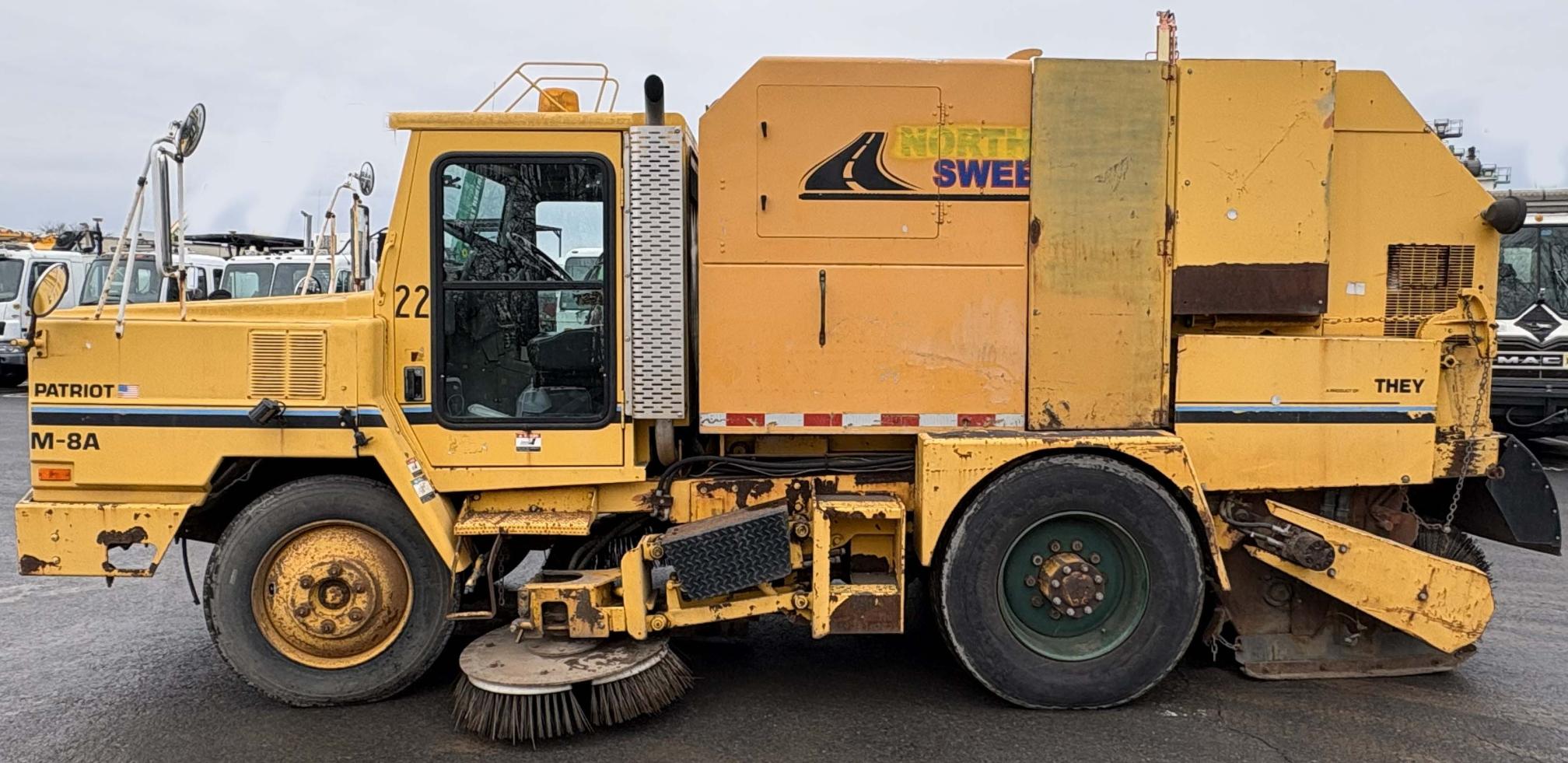 1997 ATHEY MOBIL M-8A Patriot - Image 2