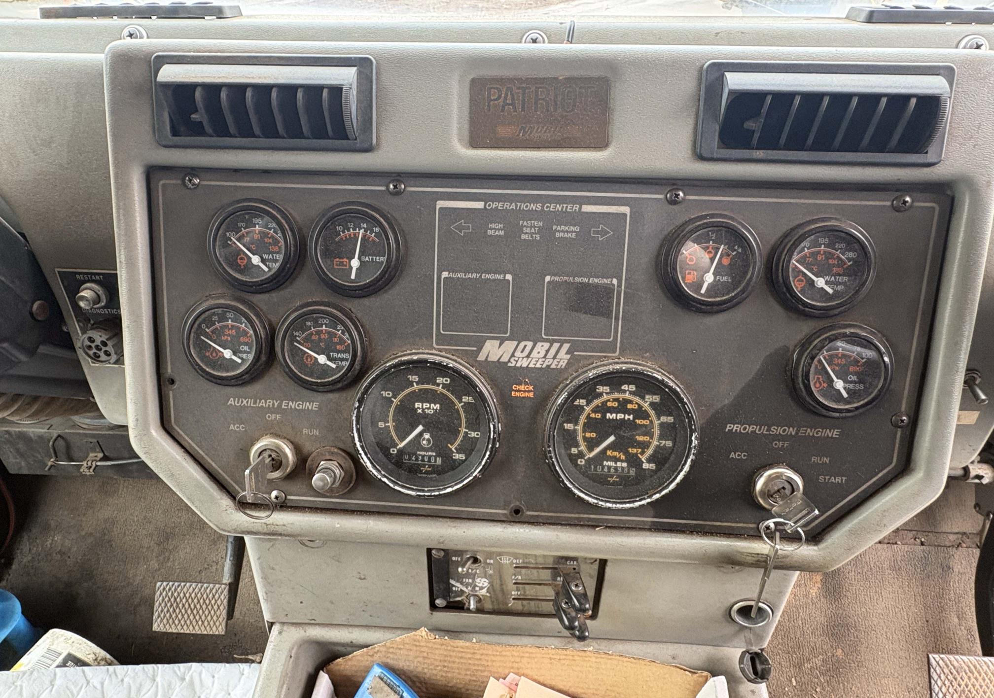 1997 ATHEY MOBIL M-8A Patriot - view 13 of 21