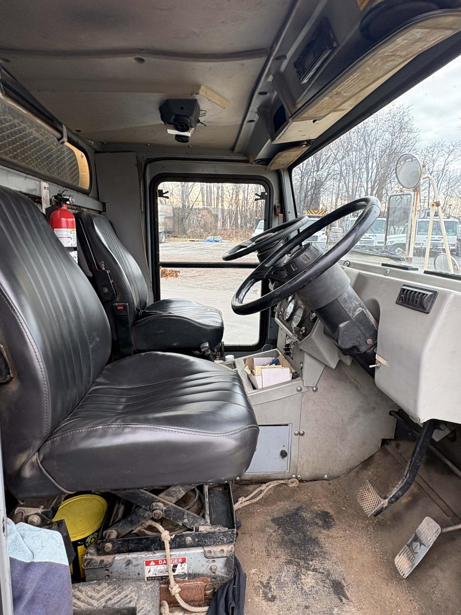 1997 ATHEY MOBIL M-8A Patriot - view 11 of 21