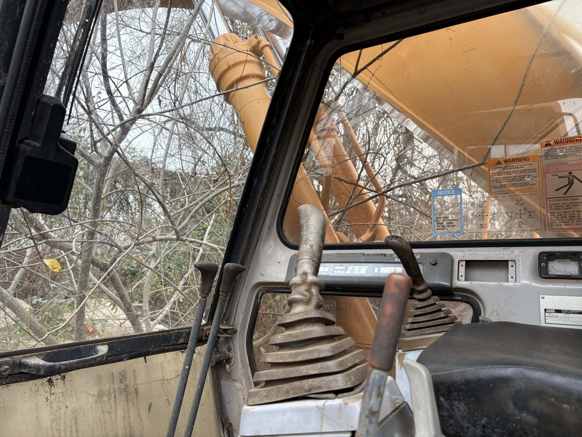 CASE 9050B - view 8 of 8