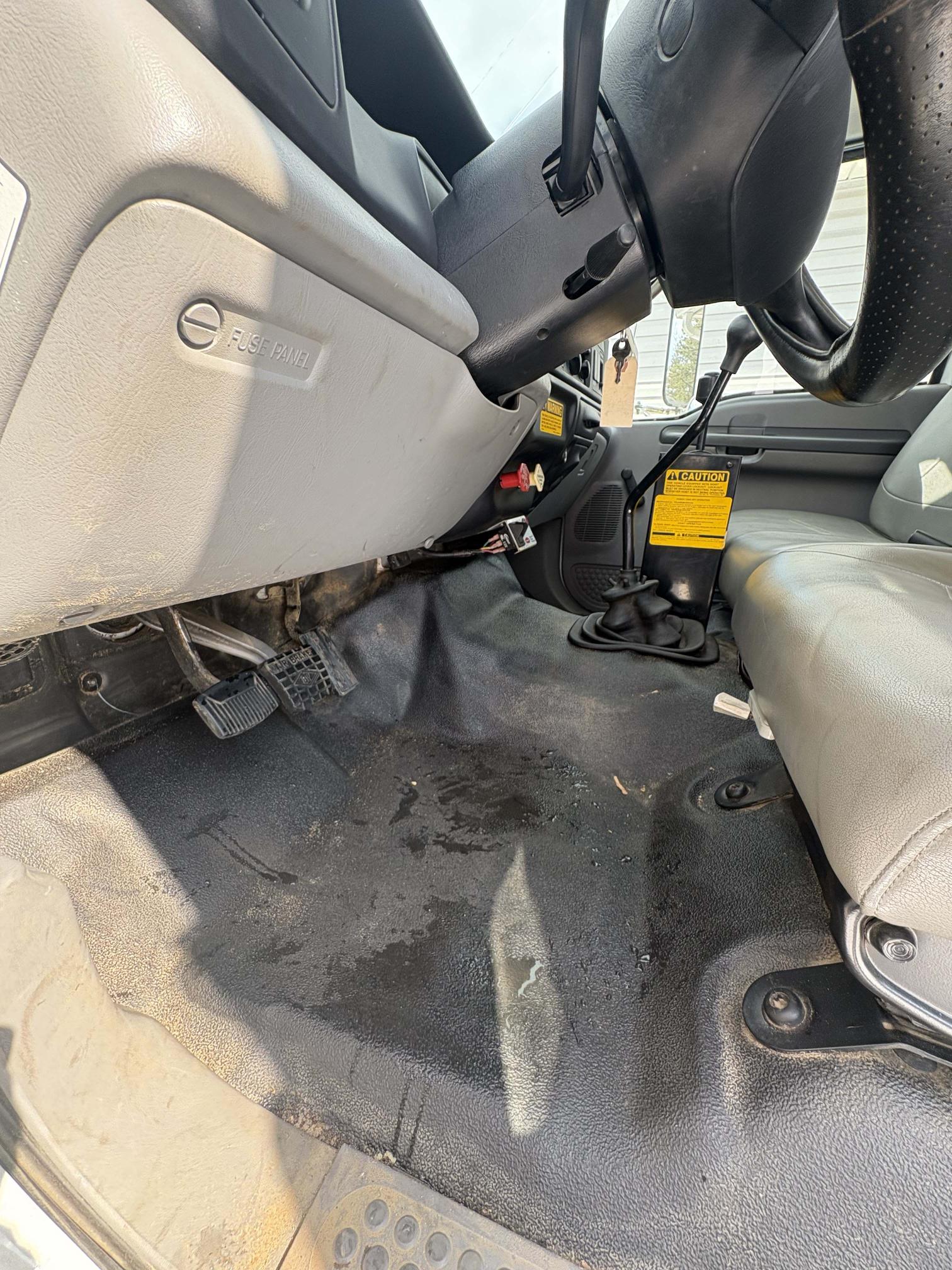 2008 FORD F-750 XL Super Duty - view 9 of 20